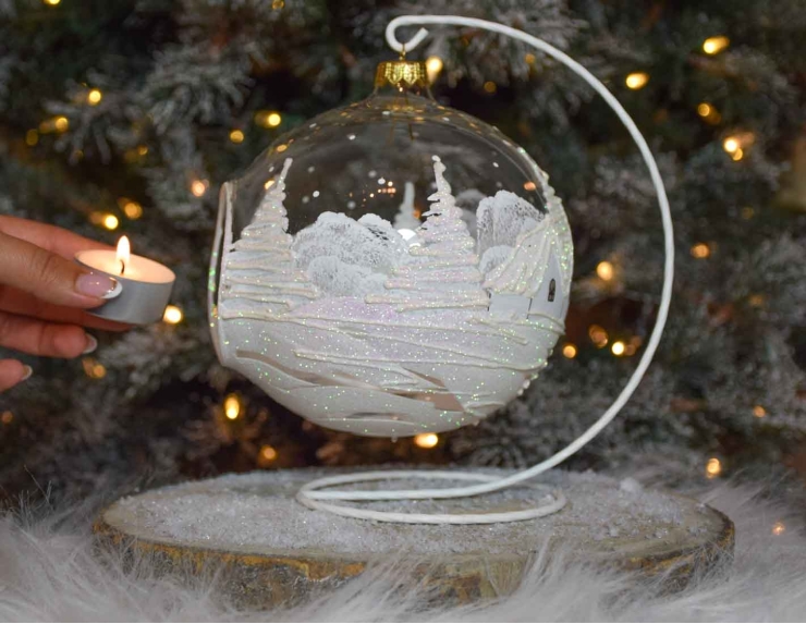 Grande boule de Noël blanche et transparente en verre soufflé pour bougie, décor village de Noël blanc. Bougeoir de Noël.
