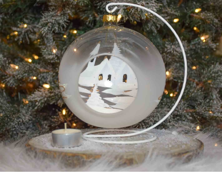 boule de Noël photophore verre soufflé village blanc et doré. Bougeoir de Noël pour bougie. Support inclus boule de Noël photophore verre soufflé village blanc et doré. Bougeoir de Noël pour bougie. Support inclus