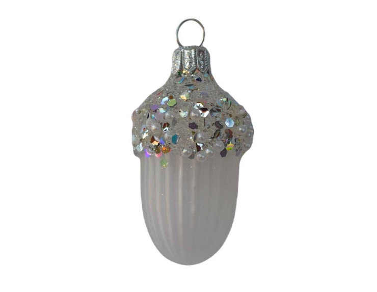 Petite suspension de Noël gland blanc et argenté en verre soufflé décoré à la main avec des petites perles. Hauteur 7cm.