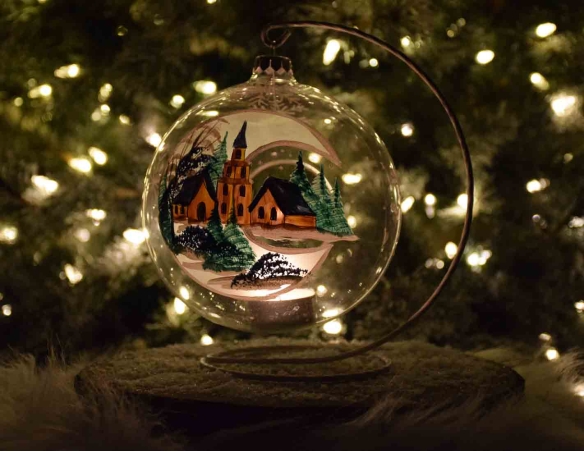 Boule de Noël photophore en verre décor en lune village de Noël D 150mm