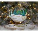 Voir la slide bougeoir de Noël grand boule de Noël 15cm diamètre, décors maisonnette dorée et sapins verts. Support inclus