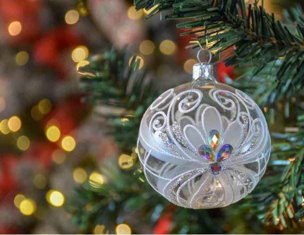 Boules de Noël en verre soufflé et peintes à la main