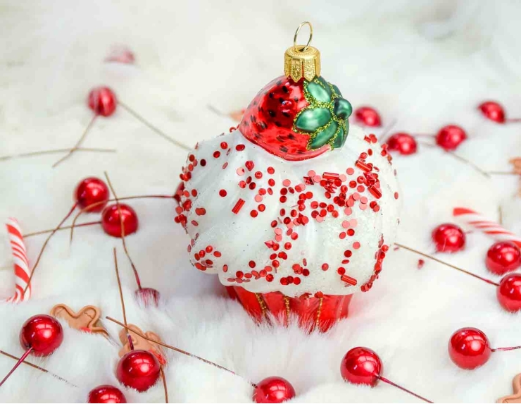 Boule de Noël cupcake fraise verre soufflé H10cm