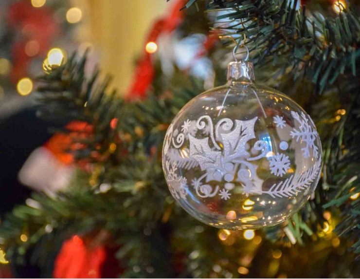 Boules de Noël en verre soufflé et peintes à la main