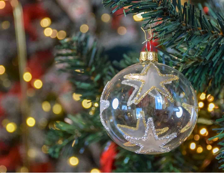 Boule de Noël transparente étoiles D 8cm