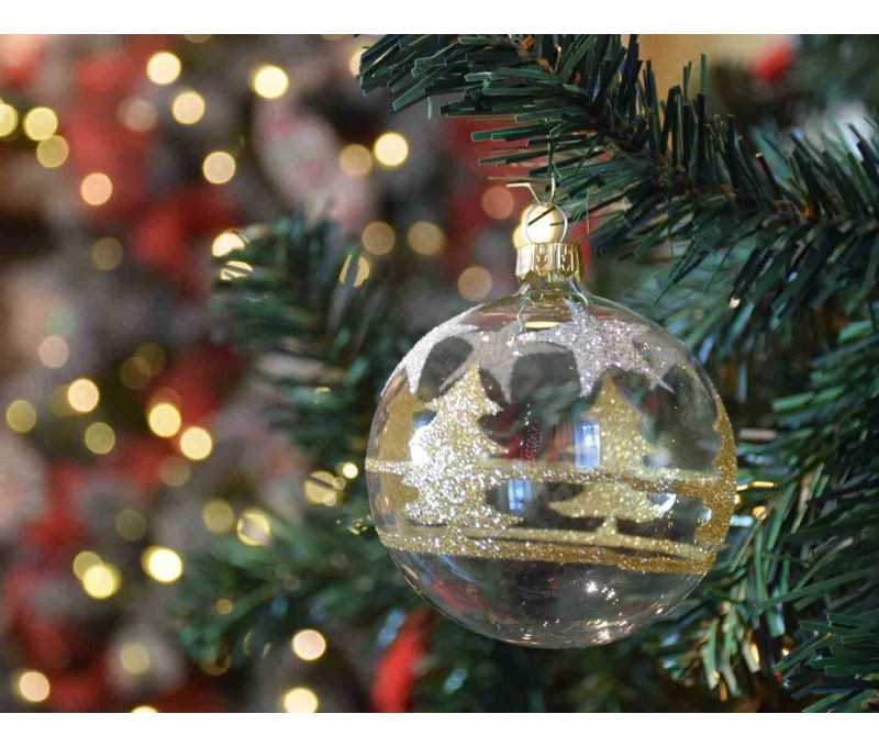 Boule de Noël transparente sapins dorés D8cm