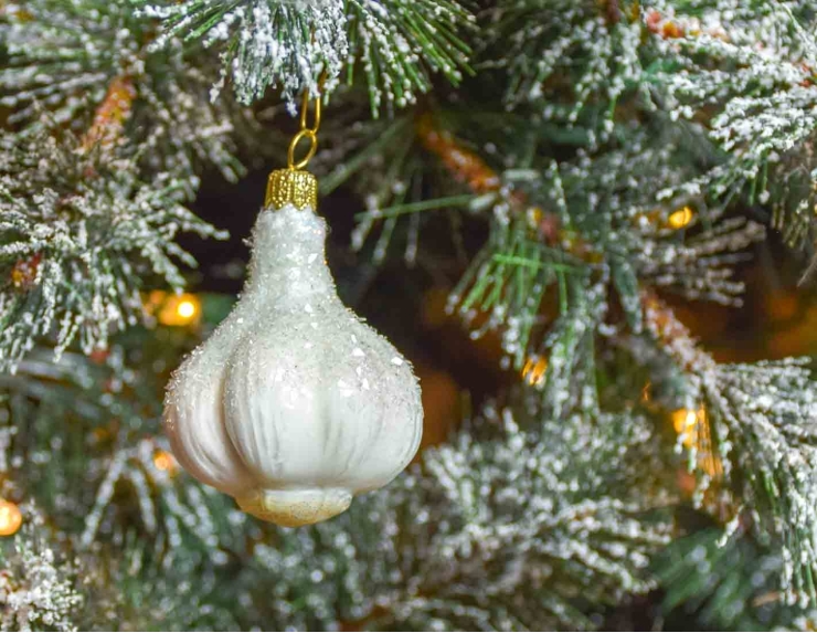 Boule de Noël originale gousse d'ail brillante H7cm