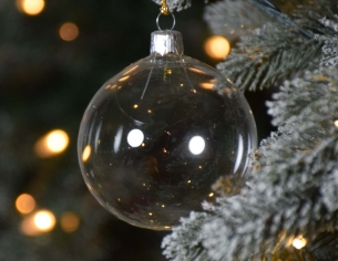 Boule de Noël transparente en verre, idéal pour bricolage et DIY. Diamètre 8cm.