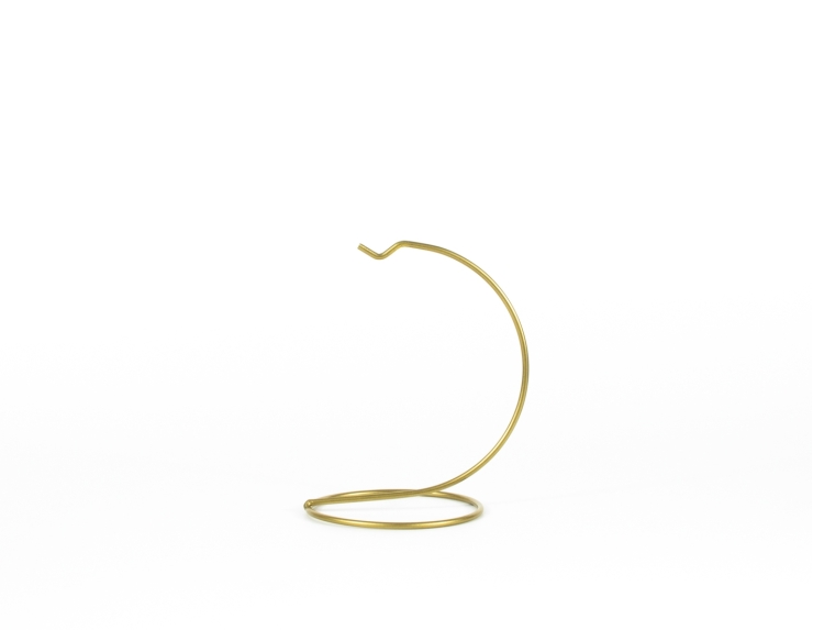 Support pour boule de noël doré pour boule de Noël de 8 cm de diamètre. Hauteur du support 12cm.