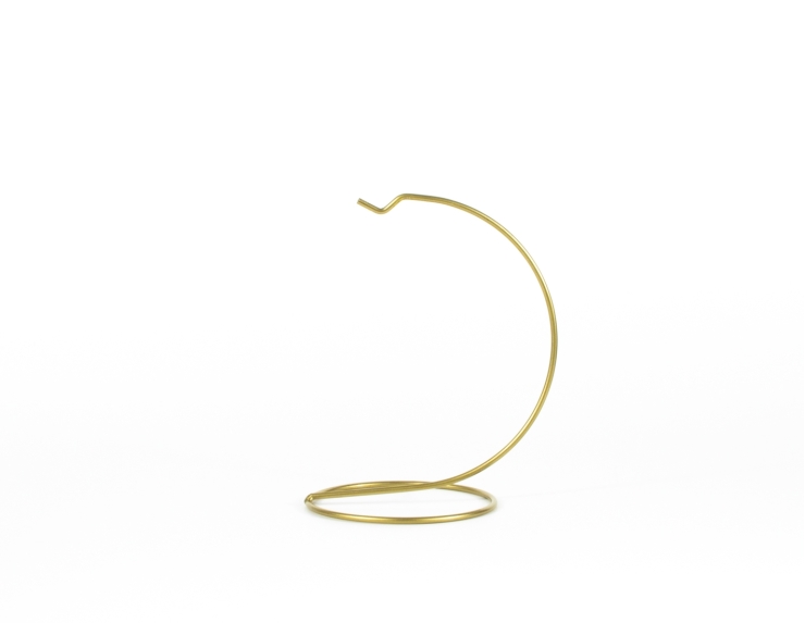 Support pour boule de noël doré pour boule de Noël de 10 cm de diamètre. Hauteur du support 14cm.