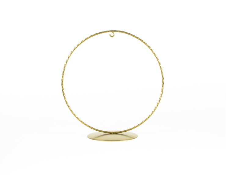 Support pour boule de Noël en forme de cercle, métal doré, pour boule de Noël de 12cm de diamètre. Hauteur du support : 15cm.