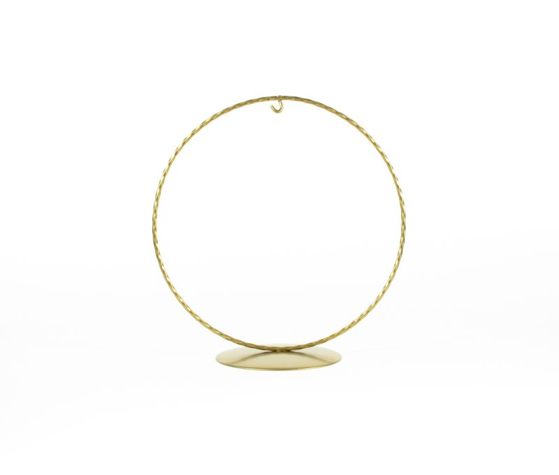 Support pour boule de Noël en forme de cercle, métal doré, pour boule de Noël de 12cm de diamètre. Hauteur du support : 15cm.