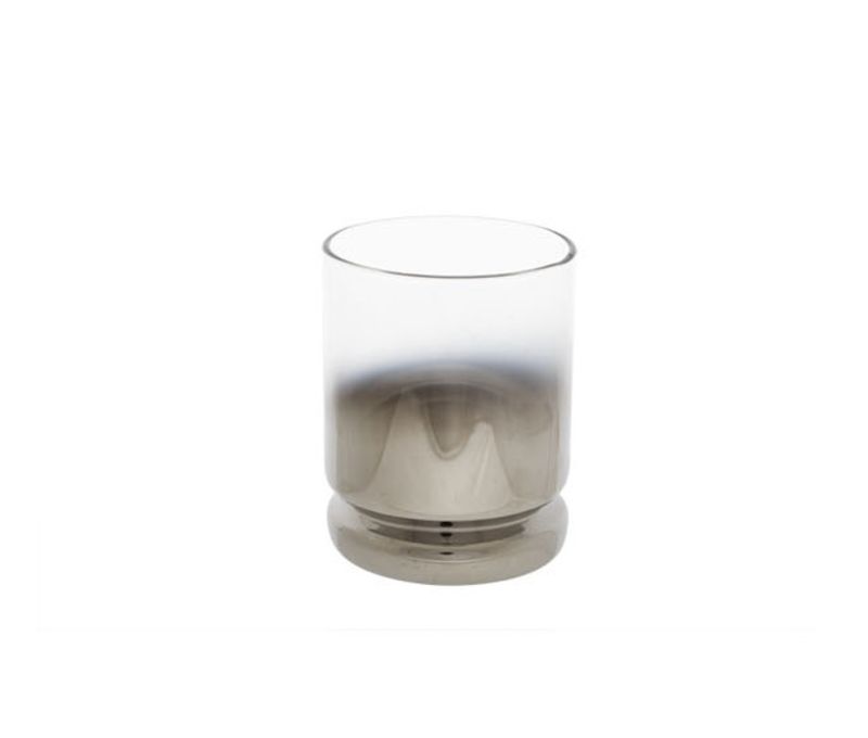 Petit bougeoir en verre fumé argenté pour une déco d'intérieur moderne. Hauteur du photophore 10cm.