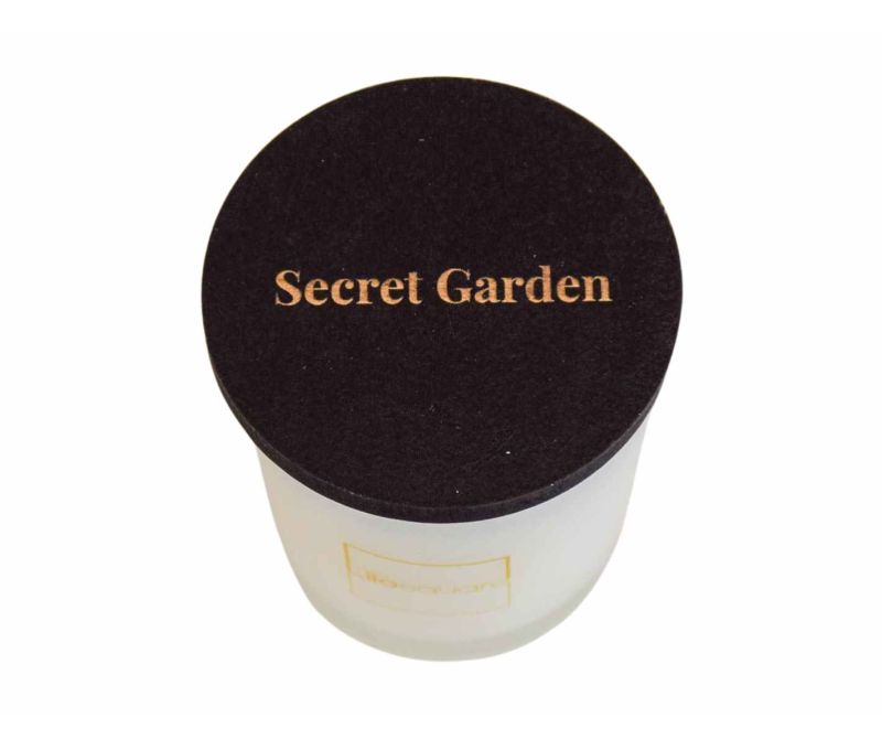 Bougie parfumée en cire de soja aux notes fleuries de Neroli, Sauge et Patchouli. 120gr de cire de soja naturelle.