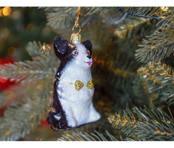 Boule de Noël chien Corgi noir et blanc, noeud papillon doré, verre soufflé. Hauteur : 9cm