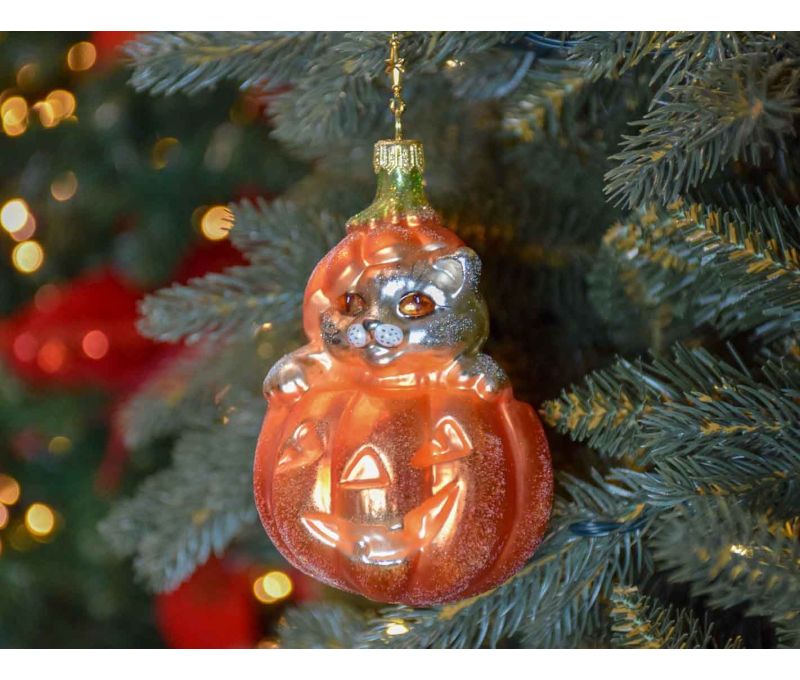 Suspension originale pour Halloween, citrouille orange avec un chat en verre soufflé. Hauteur : 15cm