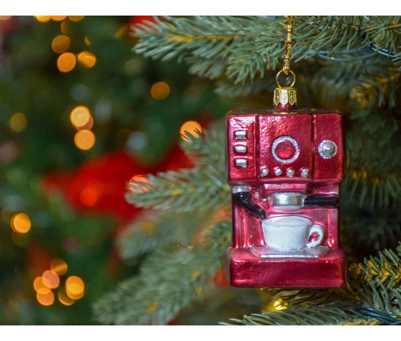Suspension de Noël originale en forme de machine à café vintage bordeaux en verre soufflé pour sapin de Noël.