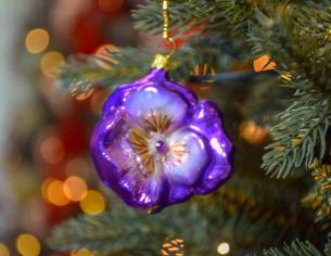 Suspension fleur pensée mauve verre soufflé D7cm