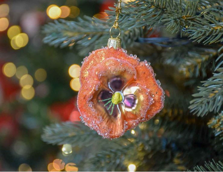 Suspension de Noël originale en verre soufflé, fleur pensée orange. Diamètre : 7cm