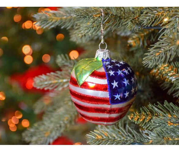 Boule de Noël en forme de pomme à l'emblème de l'Amérique et la Big Apple.
