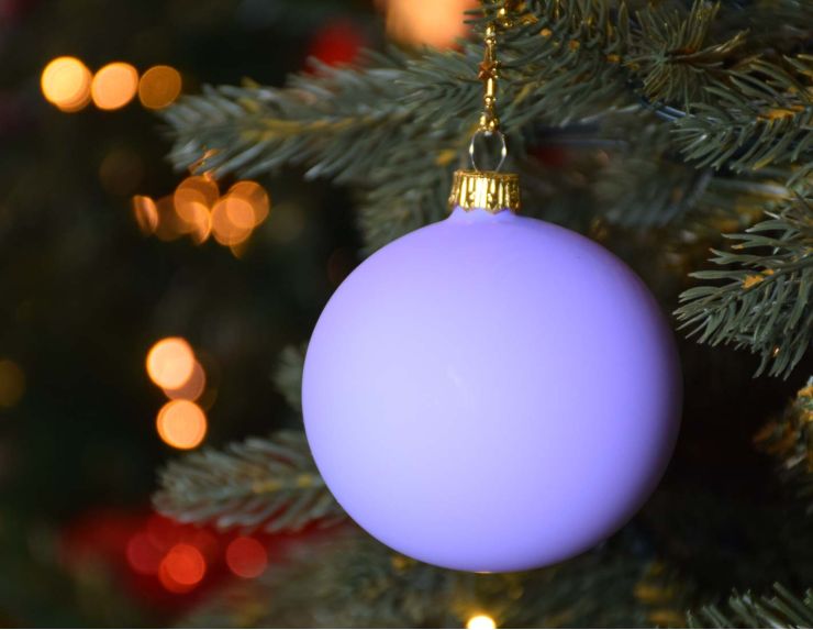 Boule de Noël mauve clair mat en verre.
Diamètre : 8cm