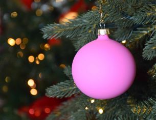 Boule de Noël rose mat en verre
Diamètre : 8cm