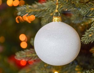 Boule de Noël blanche pailleté D8cm