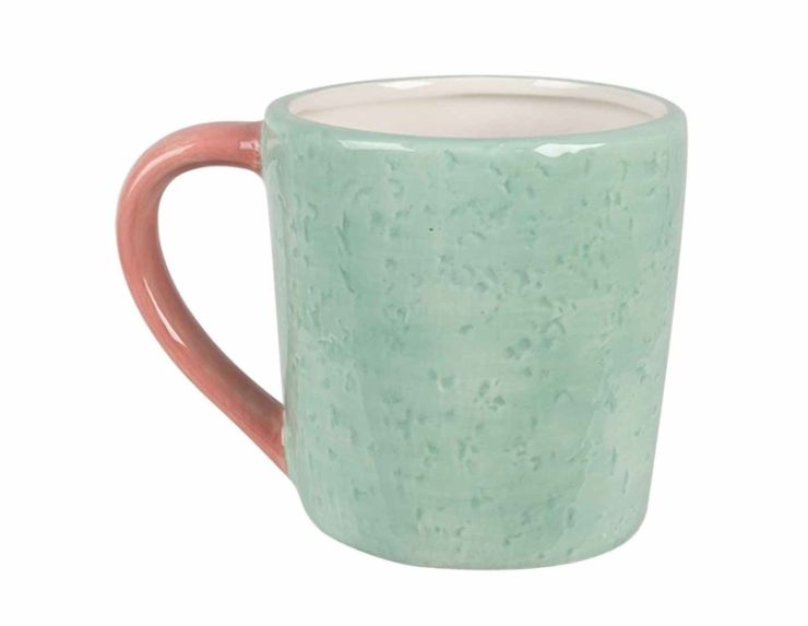 Tasse de Noël vert pastel, décor maison rose en céramique.