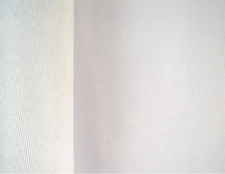 Rouleau de tissu blanc irisé pour vos décorations.

Largeur 29cm - Longueur 9m