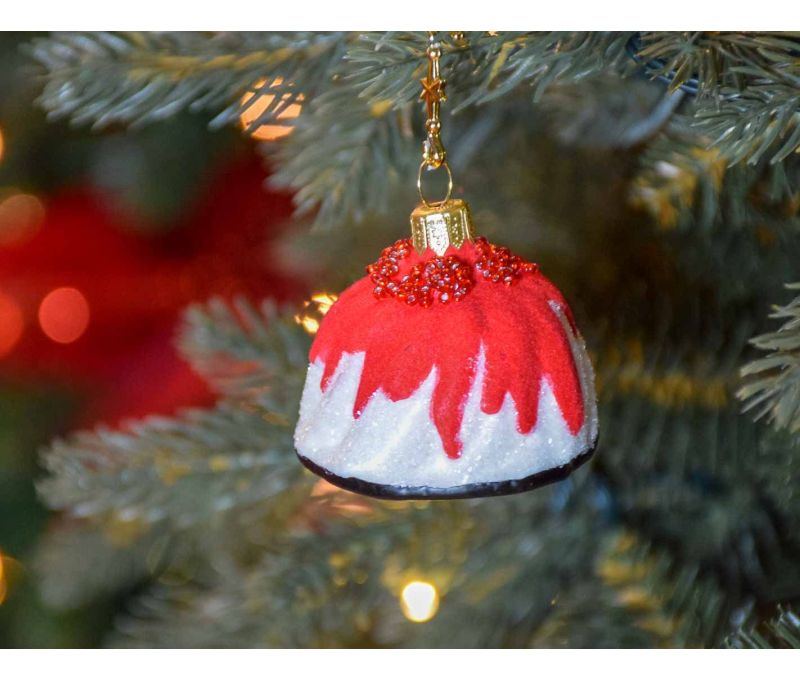 Boule de Noël originale cake rouge en verre soufflé, avec perles rouges. 

Hauteur :6cm