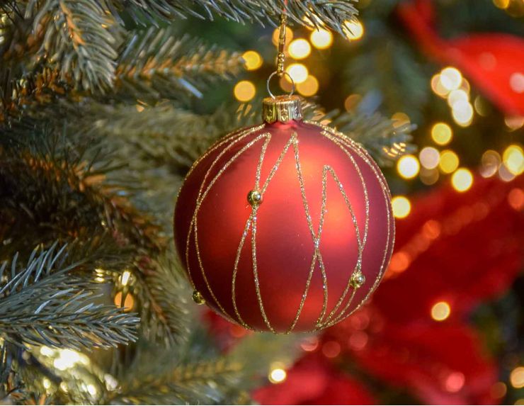 Boule de Noël rouge lignes or D8cm