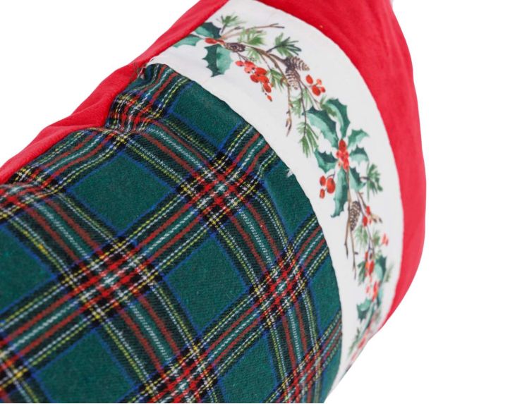 Coussin de Noël tartan vert et bande de houx. Une touche traditionnelle et naturelle pour une déco chaleureuse.