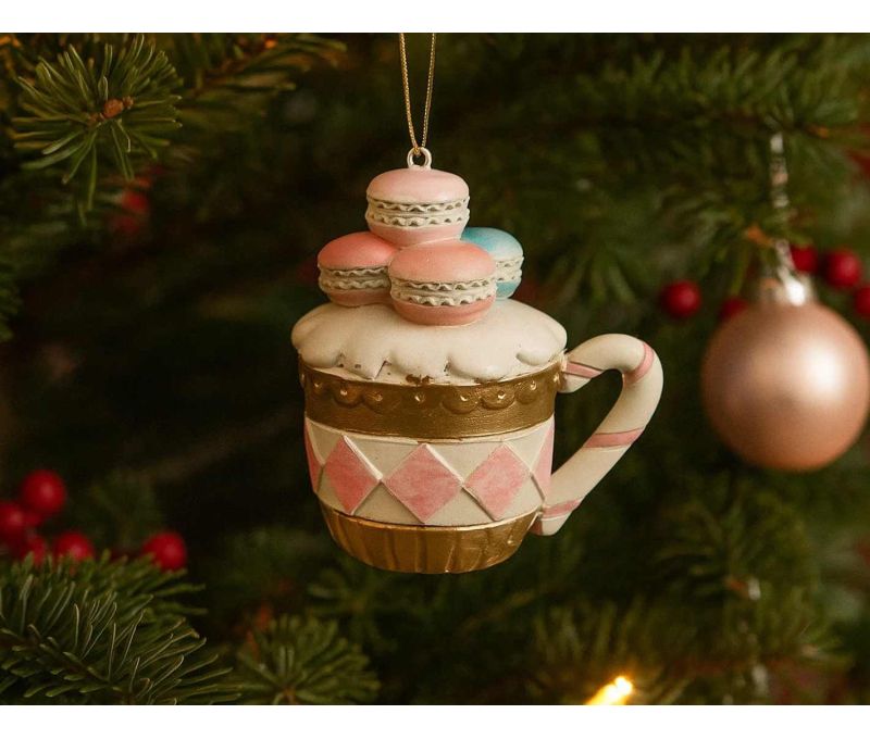 Suspension résine tasse motif losanges roses dorés anse sucre d'orge crème fouettée macarons roses bleus H7cm