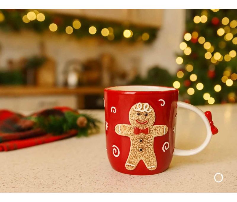 Mug céramique rouge Noël bonhomme pain d'épices relief motifs tourbillons poignée nœud 430ml