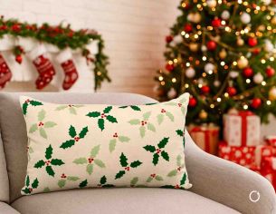 Coussin de Noël décor houx  50 x 30 cm