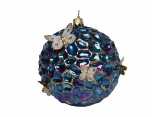 Suspension de Noël en verre soufflé, finition bleu nuit irisé, décorée de papillons 3D peints à la main. Diamètre 10 cm .