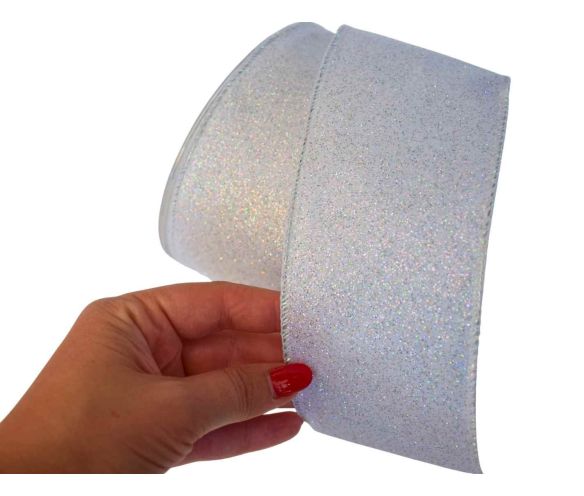 Ruban blanc effet irisé scintillant, bordure renforcée. Largeur 7cm, longueur 9m.