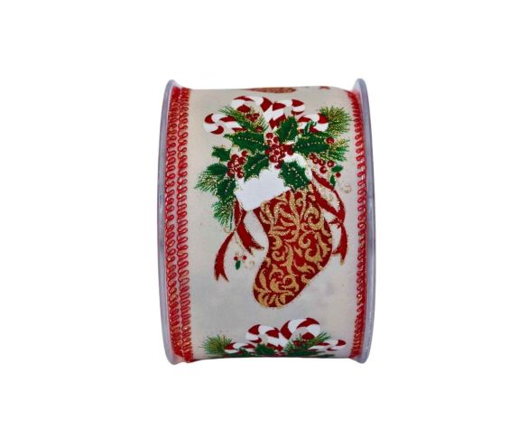 Ruban crème décoré de chaussettes de Noël remplies de branches et bonbons. Largeur 7cm, longueur 9m. Bords métalliques.