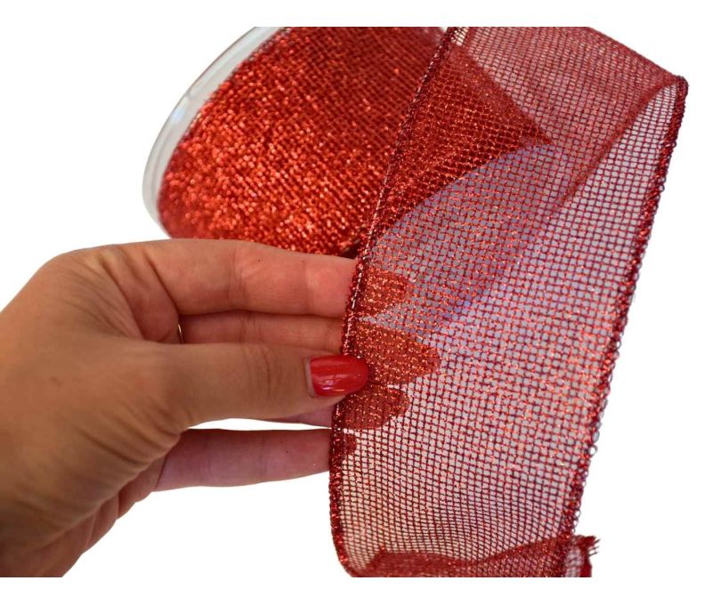Ruban rouge maillé avec paillettes et effet irisé. Largeur 7cm, longueur 9m. Bords renforcés avec du fil métallique.
