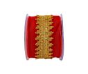Voir la slide Ruban de Noël en velours rouge avec galon doré brodé. Largeur 10cm, longueur 4,5m. Bords métalliques pour un maintien parfait.