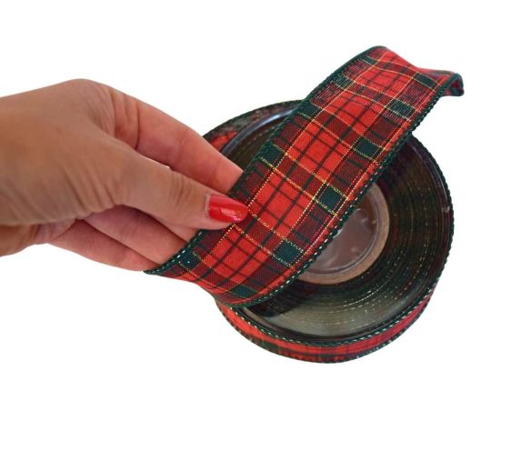 Ruban Noël tartan rouge vert or carreaux écossais fil de fer bordures vert foncé largeur 5cm rouleau 9 mètres