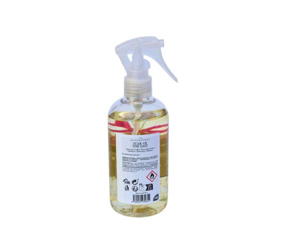 Spray d’ambiance Star of the East 250 ml aux notes de grenade, fleur d’hibiscus et ambre, pour une atmosphère chaleureuse.