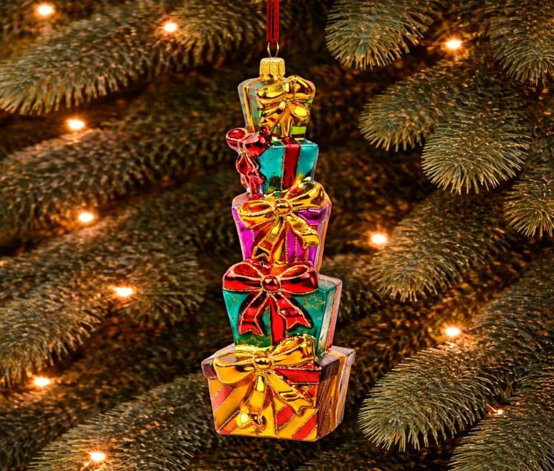 Suspension de Noël pile cadeaux verre soufflé multicolore rouge or vert H18cm - Lilosquare