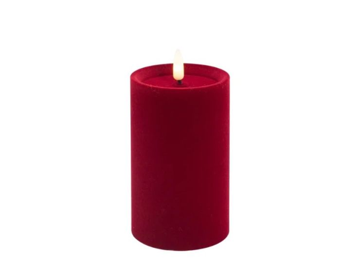 Bougie LED pilier velours rouge flocké flamme LED timer intégré Ø7,5cm H12,5cm - Lilosquare