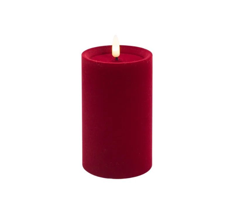 Bougie LED pilier velours rouge flocké flamme LED timer intégré Ø7,5cm H12,5cm - Lilosquare