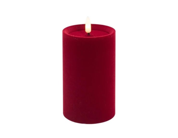 Grande bougie LED pilier velours rouge flocké flamme LED timer intégré Ø10cm H15cm - Lilosquare