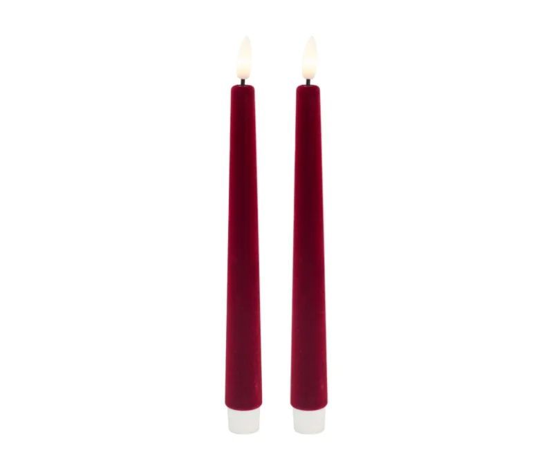 Set 2 chandelles LED velours rouge flocké flamme LED timer intégré bougeoir H22,5cm Ø2,2cm - Lilosquare