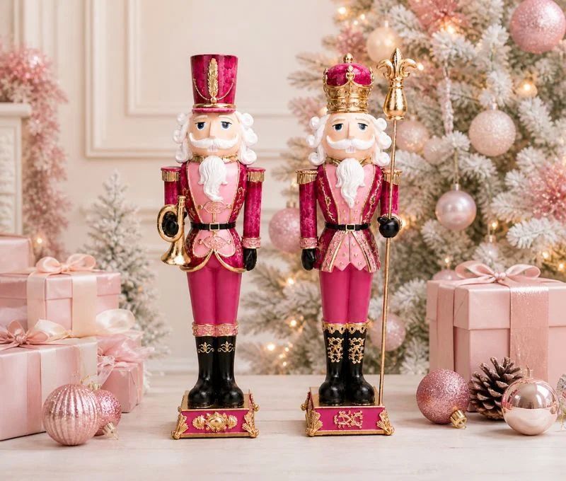 Figurine casse-noisette résine rose fuchsia or couronne royale sceptre fleur de lys bottes noires H47cm - Lilosquare