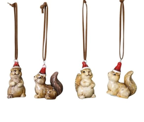 Set de 4 suspensions écureuils en céramique avec bonnet de Noël rouge H6cm - Lilosquare