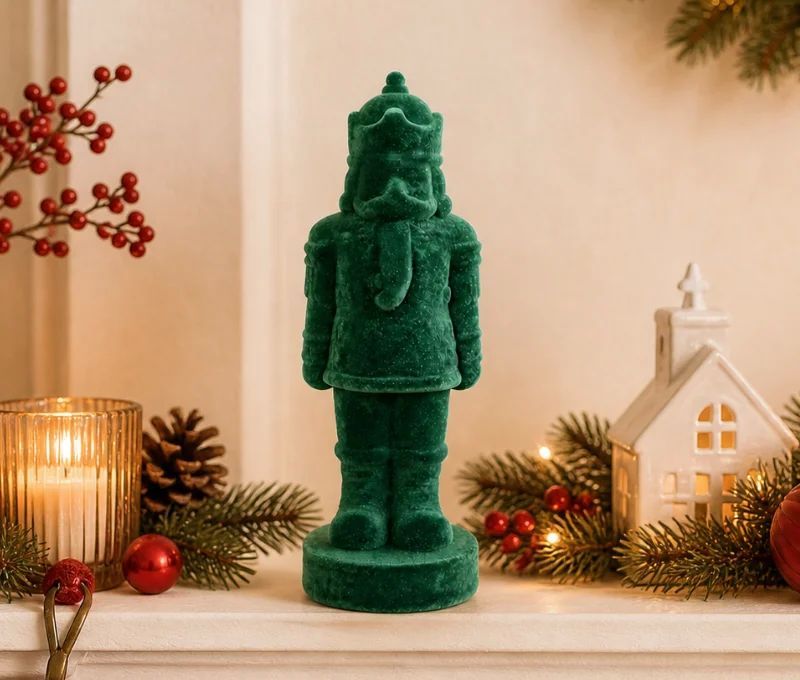 Figurine casse-noisette soldat en velours floqué vert sapin H31cm - Lilosquare